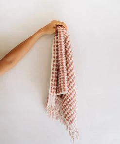 BEACH HAUS Dotted Turkish Hand Towel - Rose