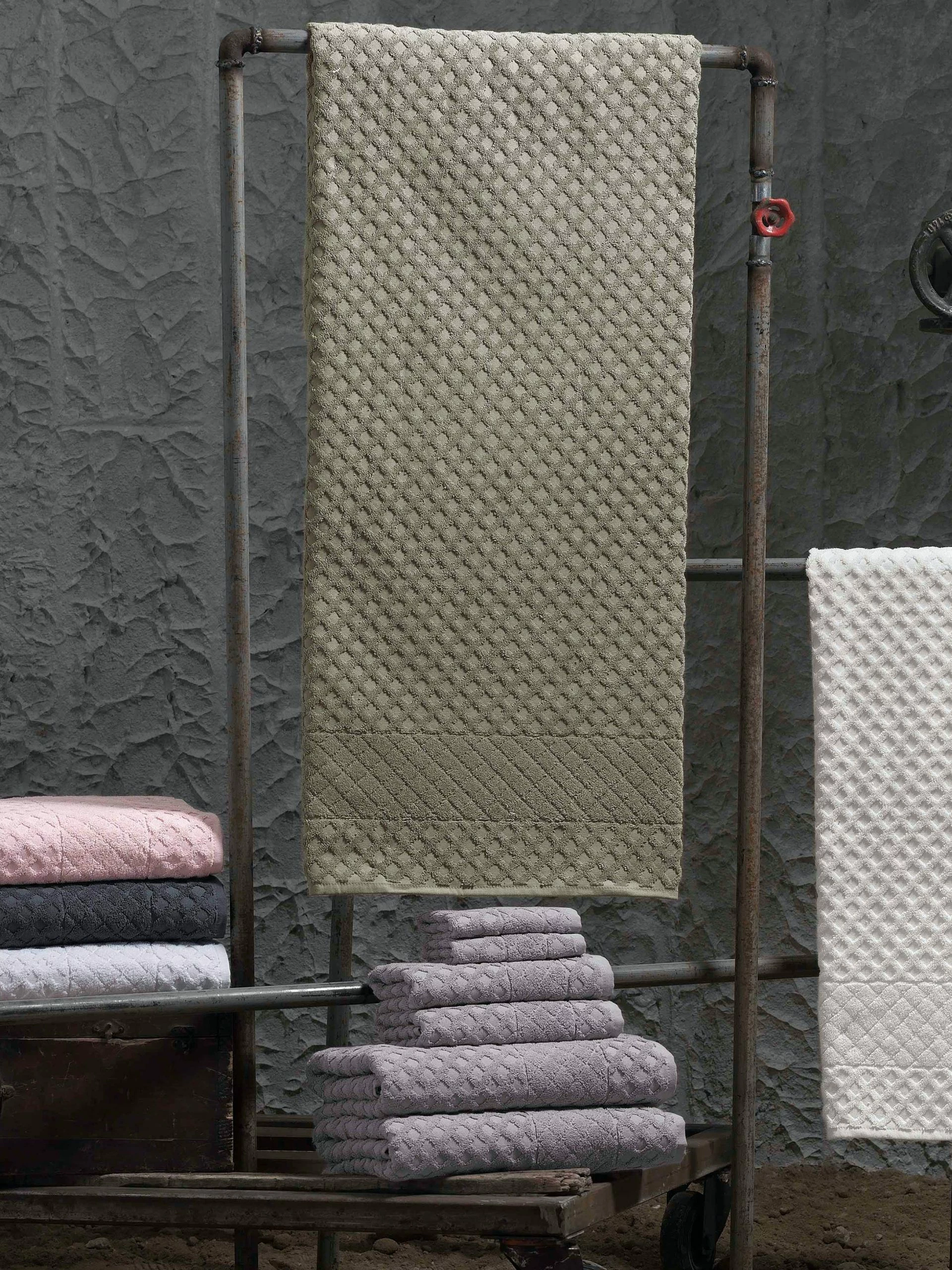 Enchante Home Glossy Turkish Cotton 2 Pcs Bath Towels 7 Enchante Home Glossy Turkish Cotton 2 Pcs Bath Towels - Image 5