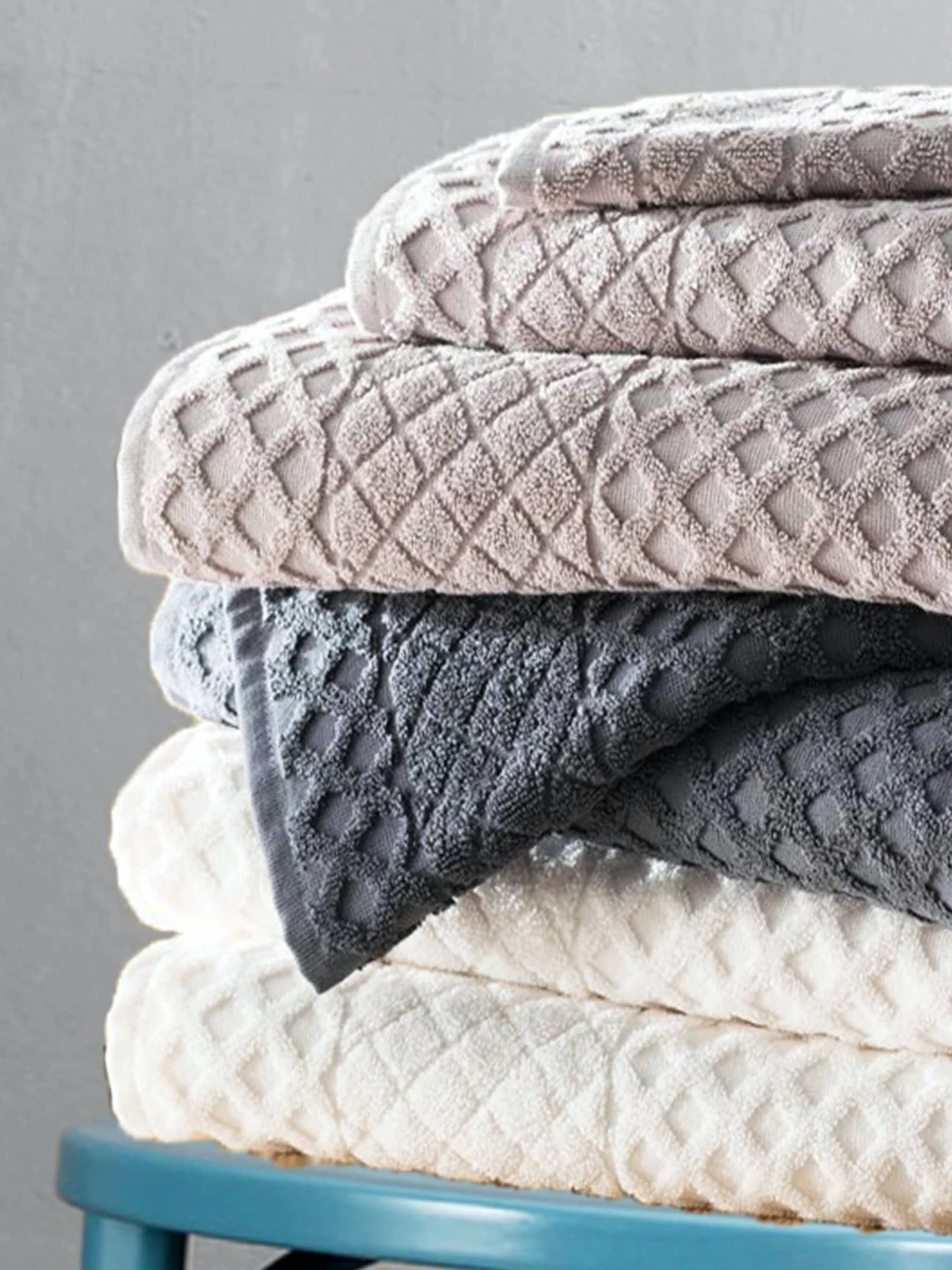 Enchante Home Glossy Turkish Cotton 6 Pcs Towel Set 5 Enchante Home Glossy Turkish Cotton 6 Pcs Towel Set - Image 3