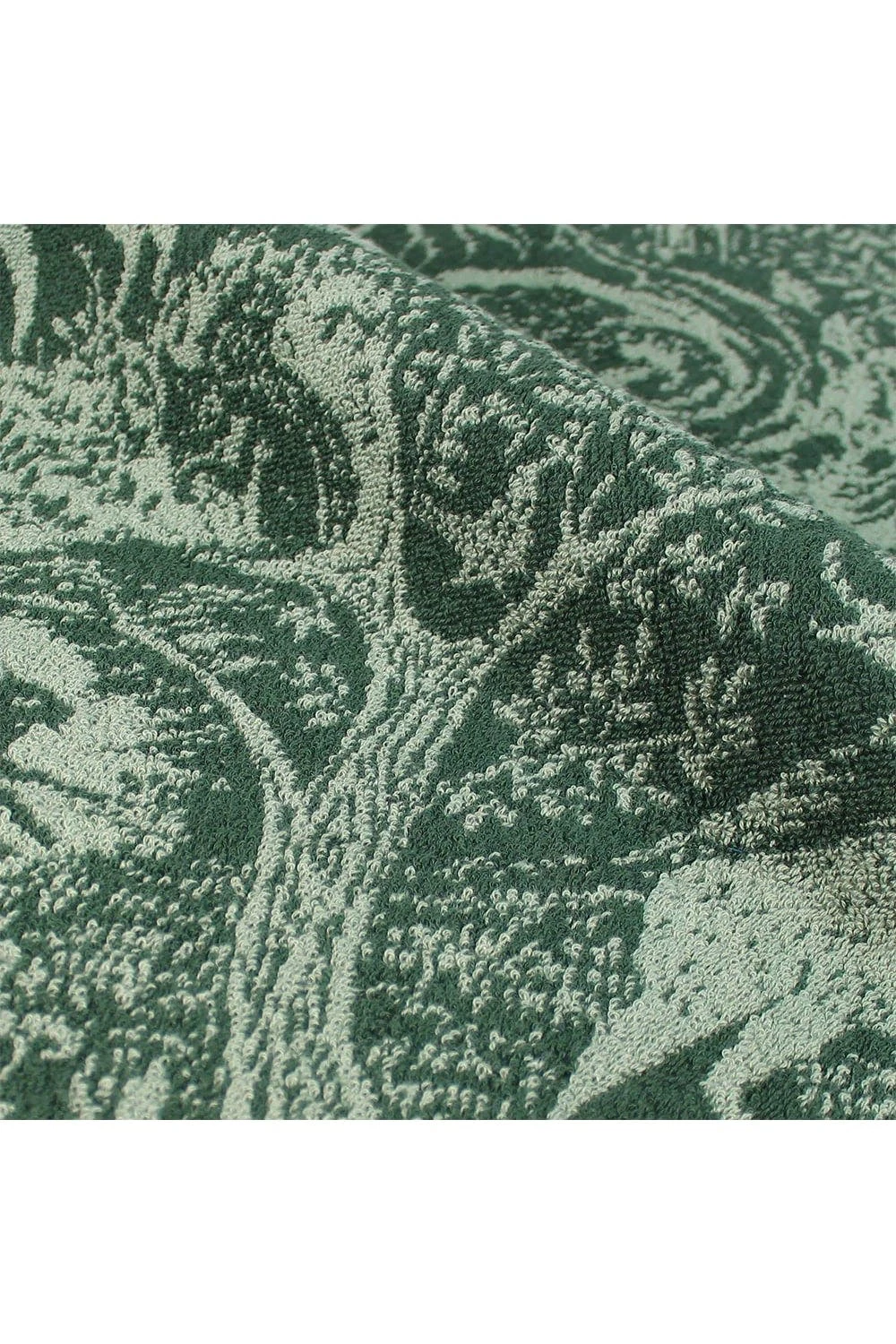 Furn Winter Woods Animals Jacquard Bath Towel - Emerald 4 Furn Winter Woods Animals Jacquard Bath Towel - Emerald - Image 2
